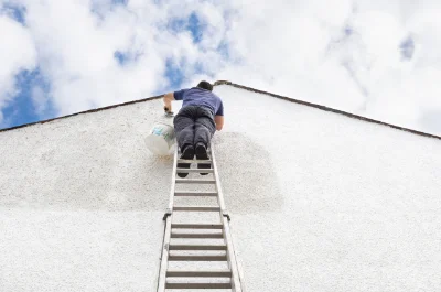 Peinture extérieure au Roux — façades et ravalement